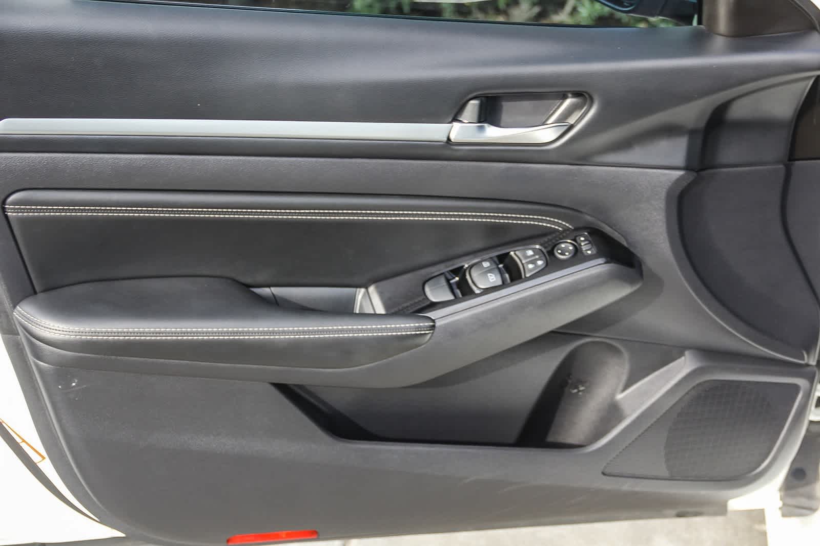 Thumbnail: 2020 Nissan Altima - 17