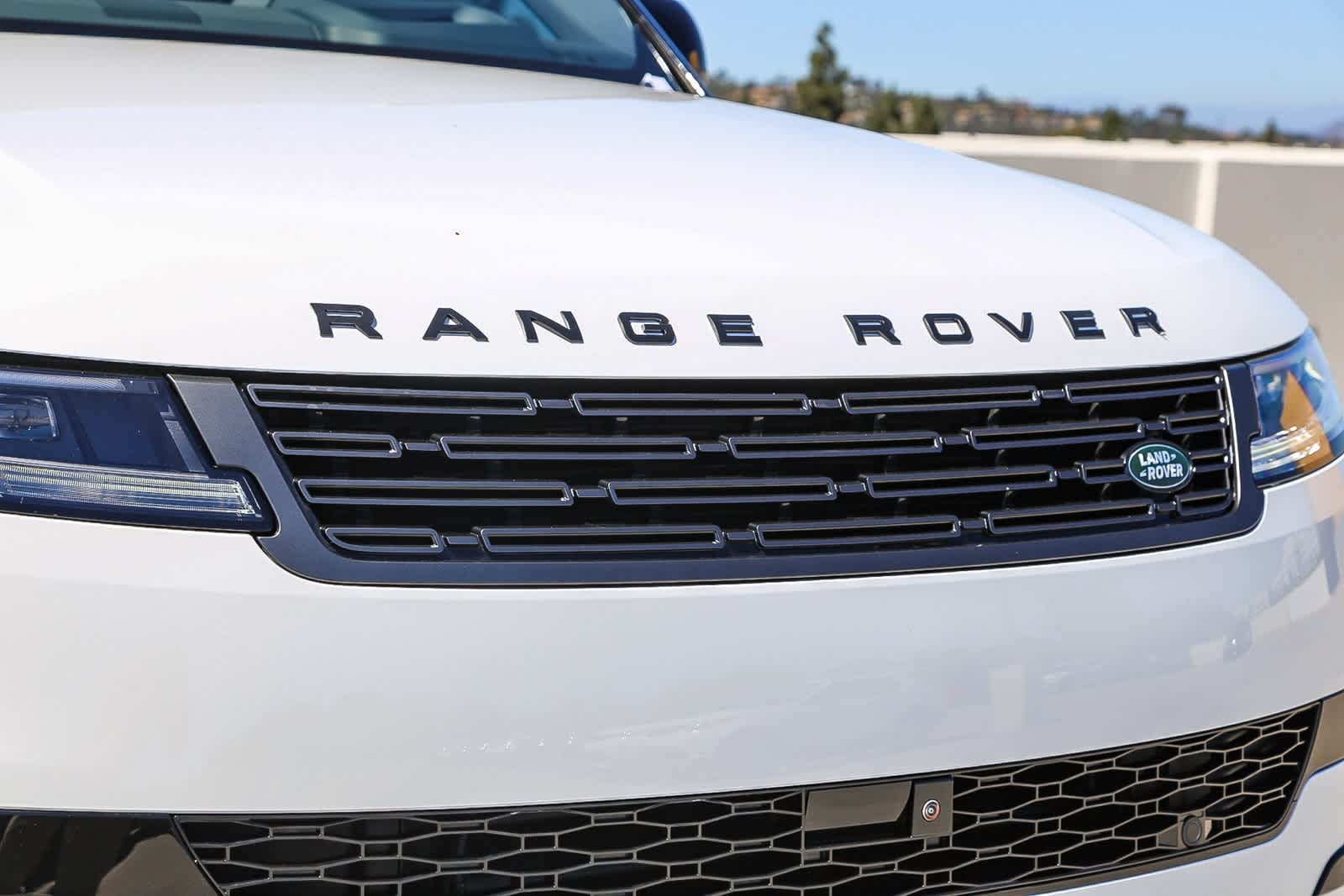 Thumbnail: 2025 Land Rover Range Rover Sport - 5