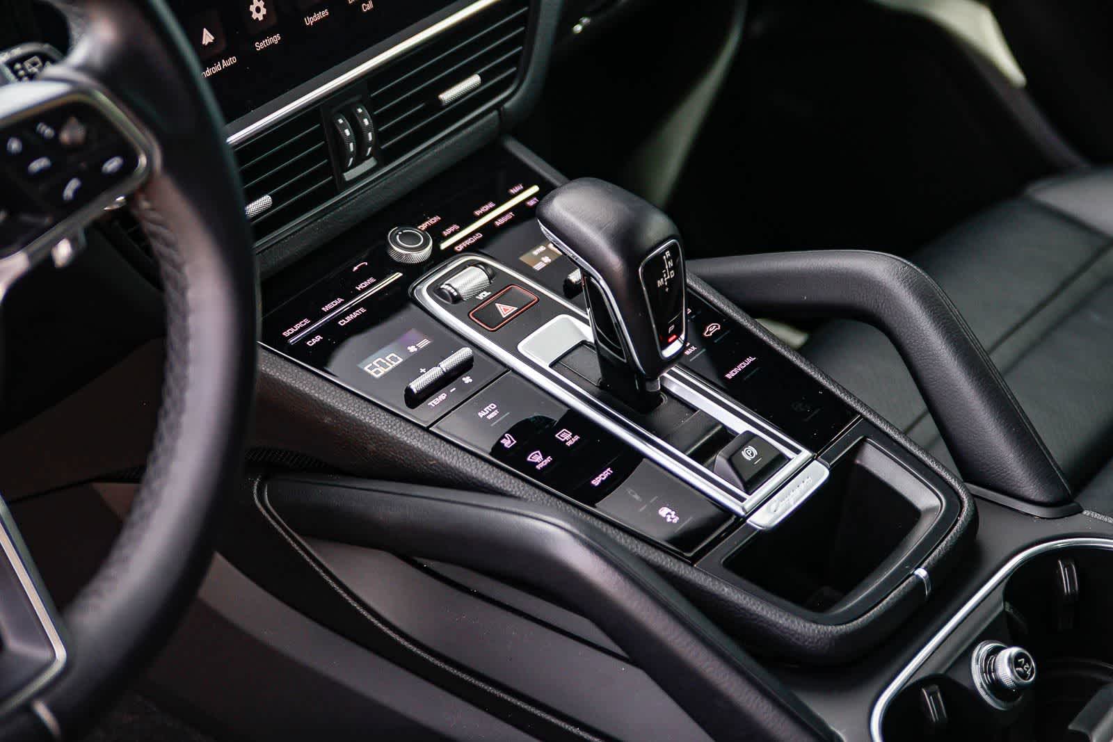 Thumbnail: 2022 Porsche Cayenne - 20