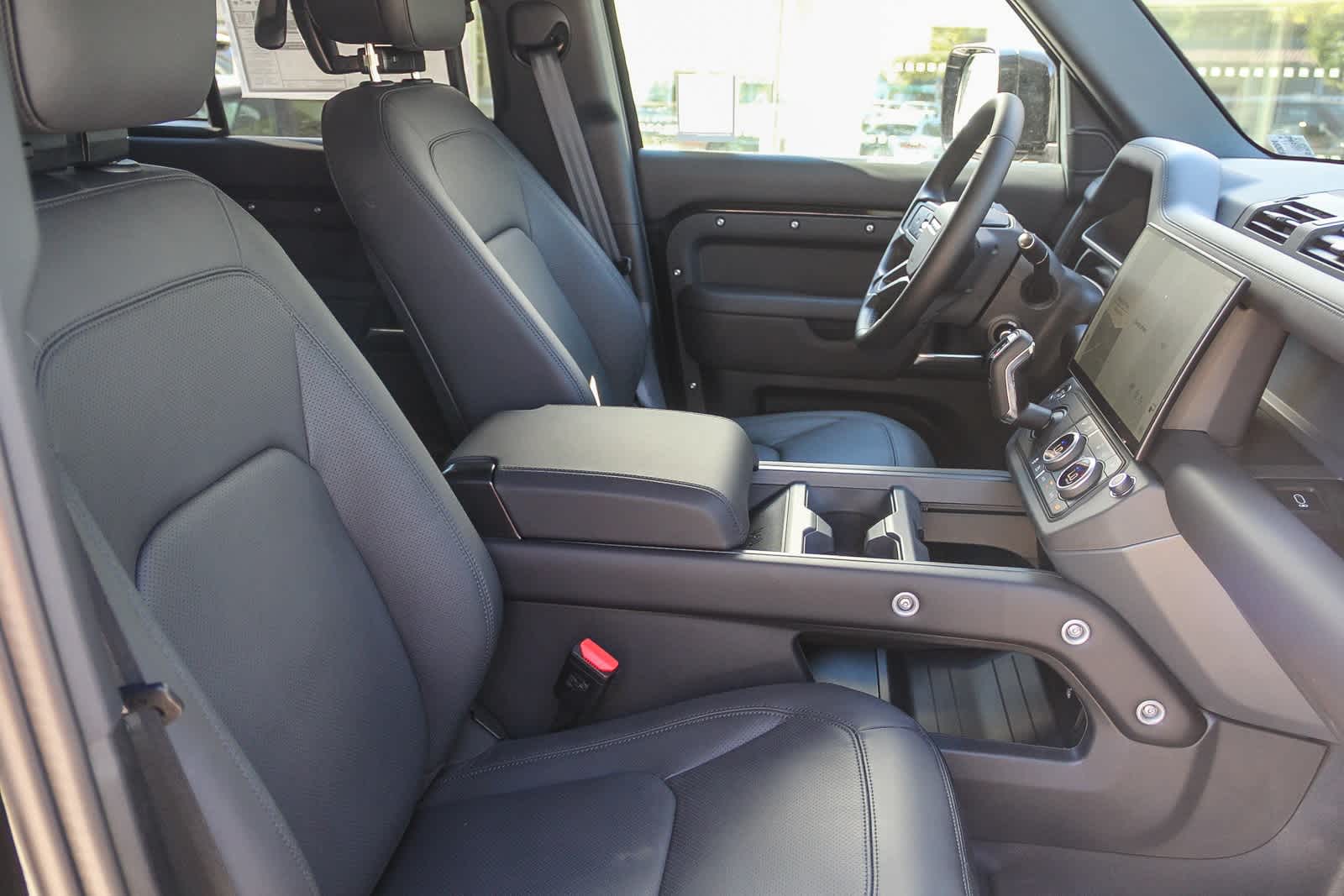 Thumbnail: 2026 Land Rover Defender - 20