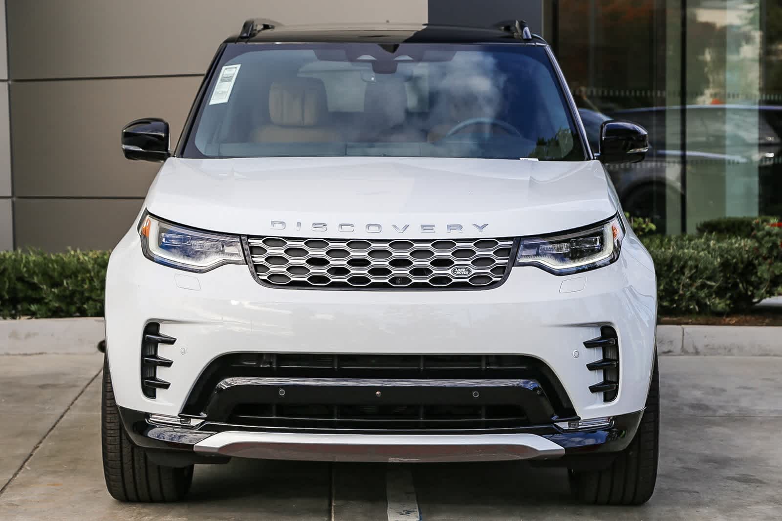 Thumbnail: 2026 Land Rover Discovery - 2