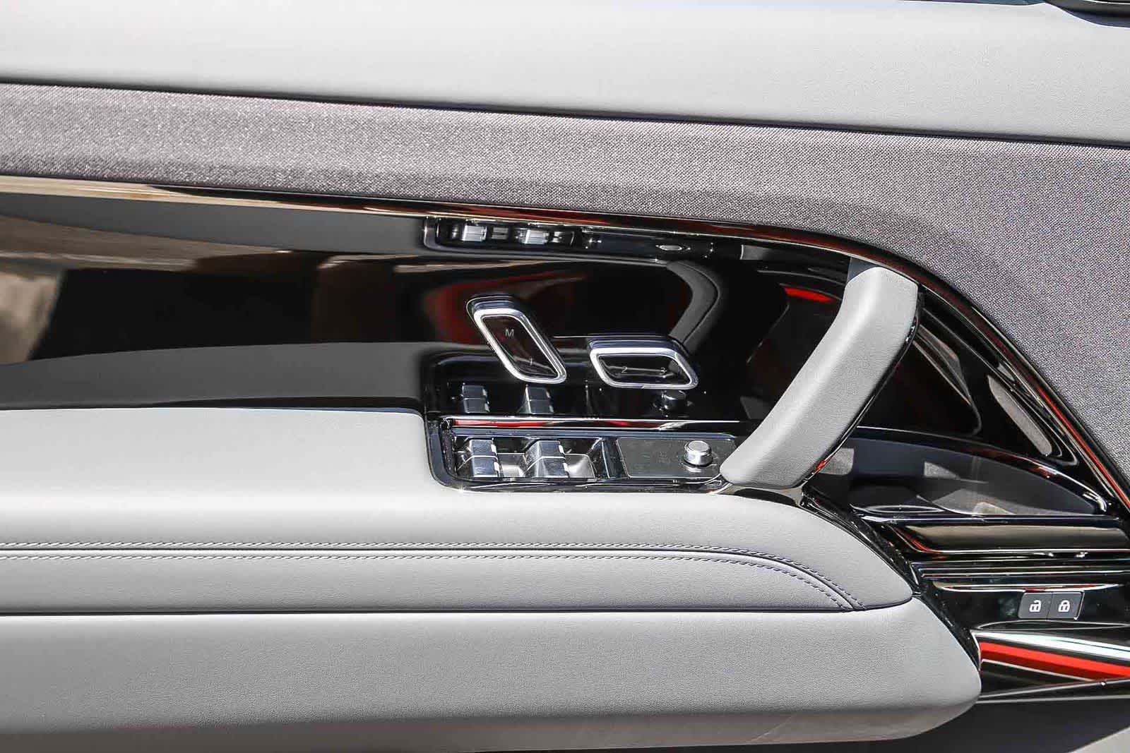 Thumbnail: 2025 Land Rover Range Rover Sport - 30