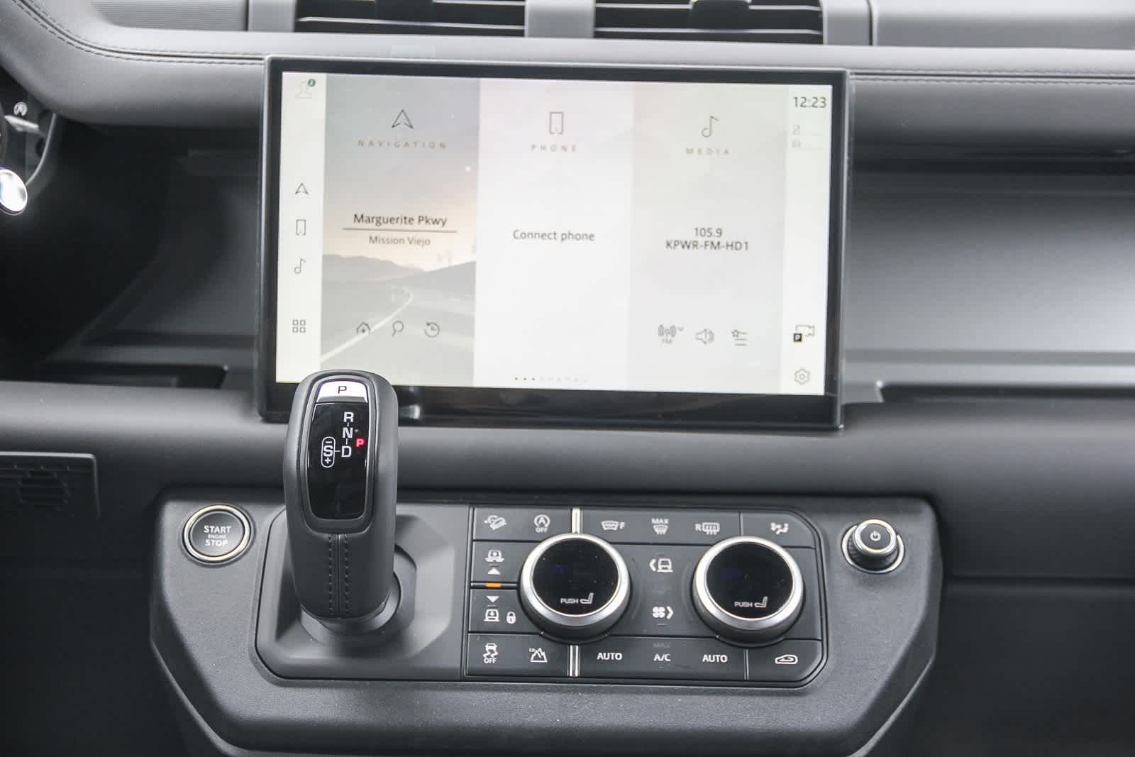 Thumbnail: 2025 Land Rover Defender - 12