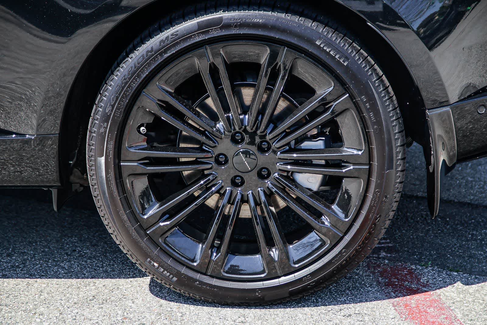 Thumbnail: 2026 Land Rover Range Rover - 8