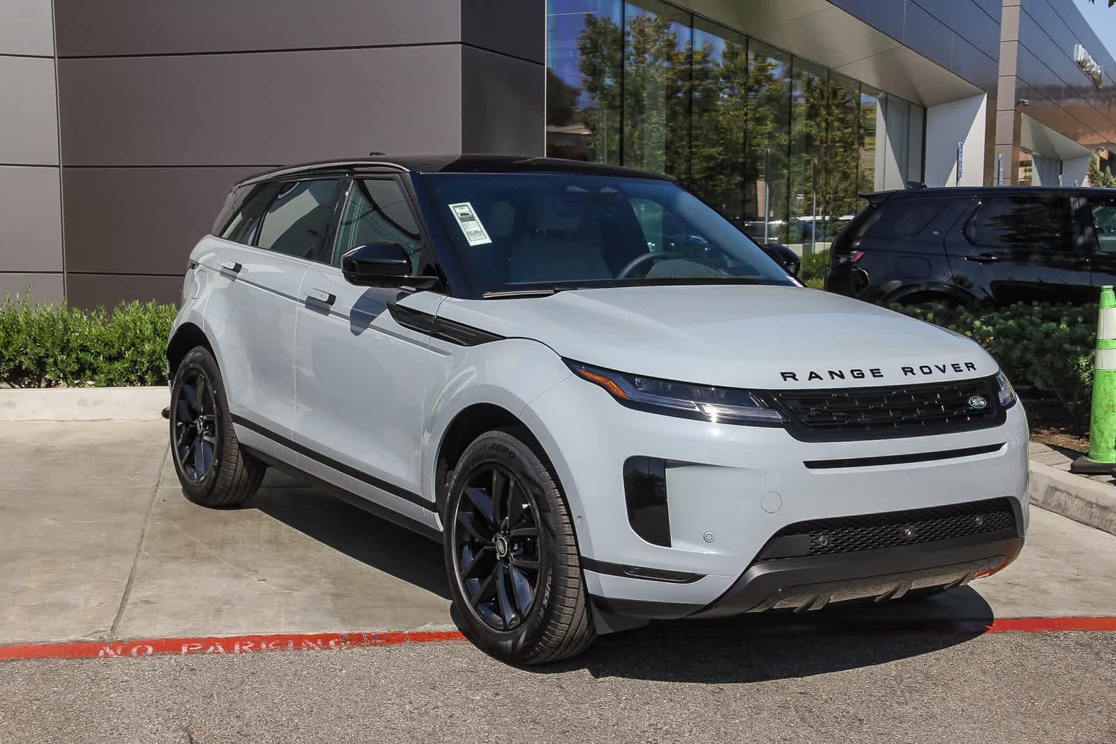 Thumbnail: 2026 Land Rover Range Rover Evoque - 3