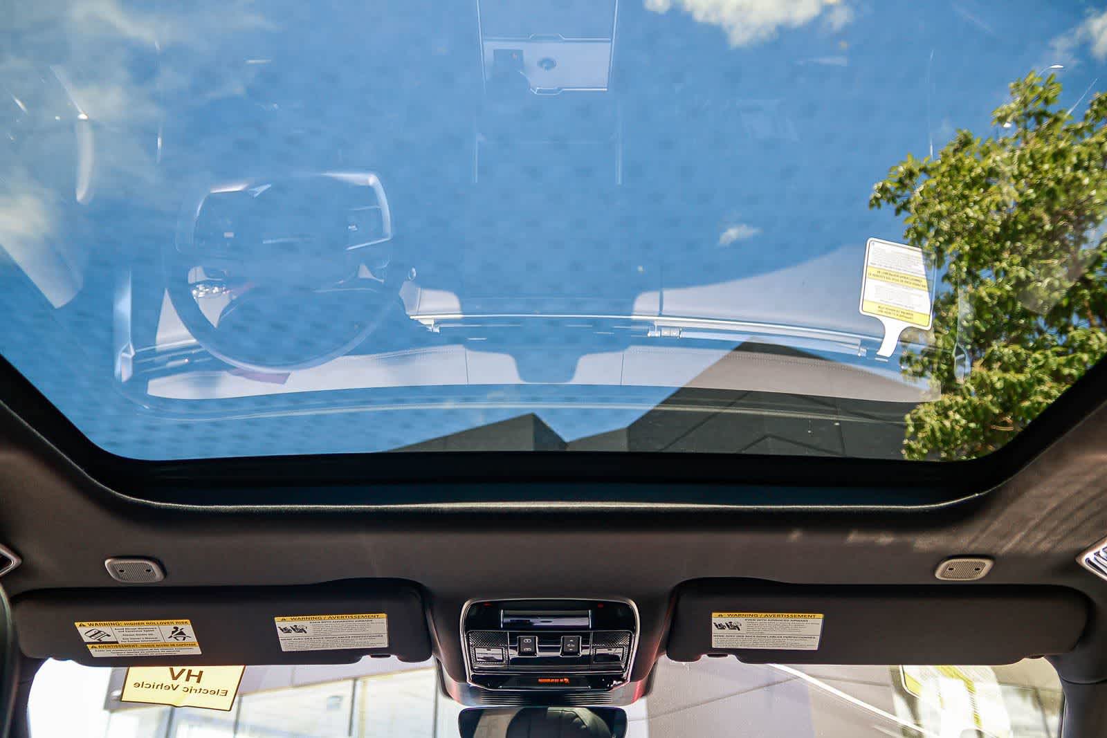 Thumbnail: 2026 Land Rover Range Rover - 16