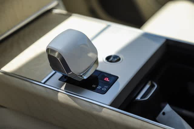 Thumbnail: 2024 Land Rover Range Rover - 23