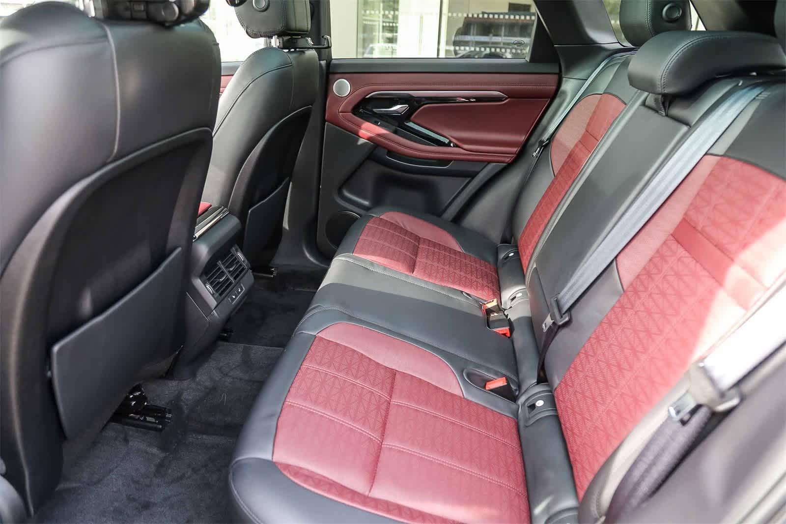 Thumbnail: 2020 Land Rover Range Rover Evoque - 16