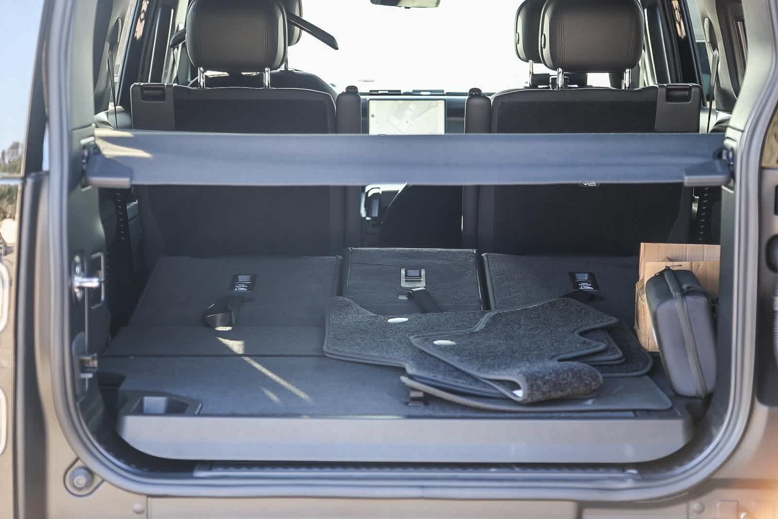 Thumbnail: 2025 Land Rover Defender - 25