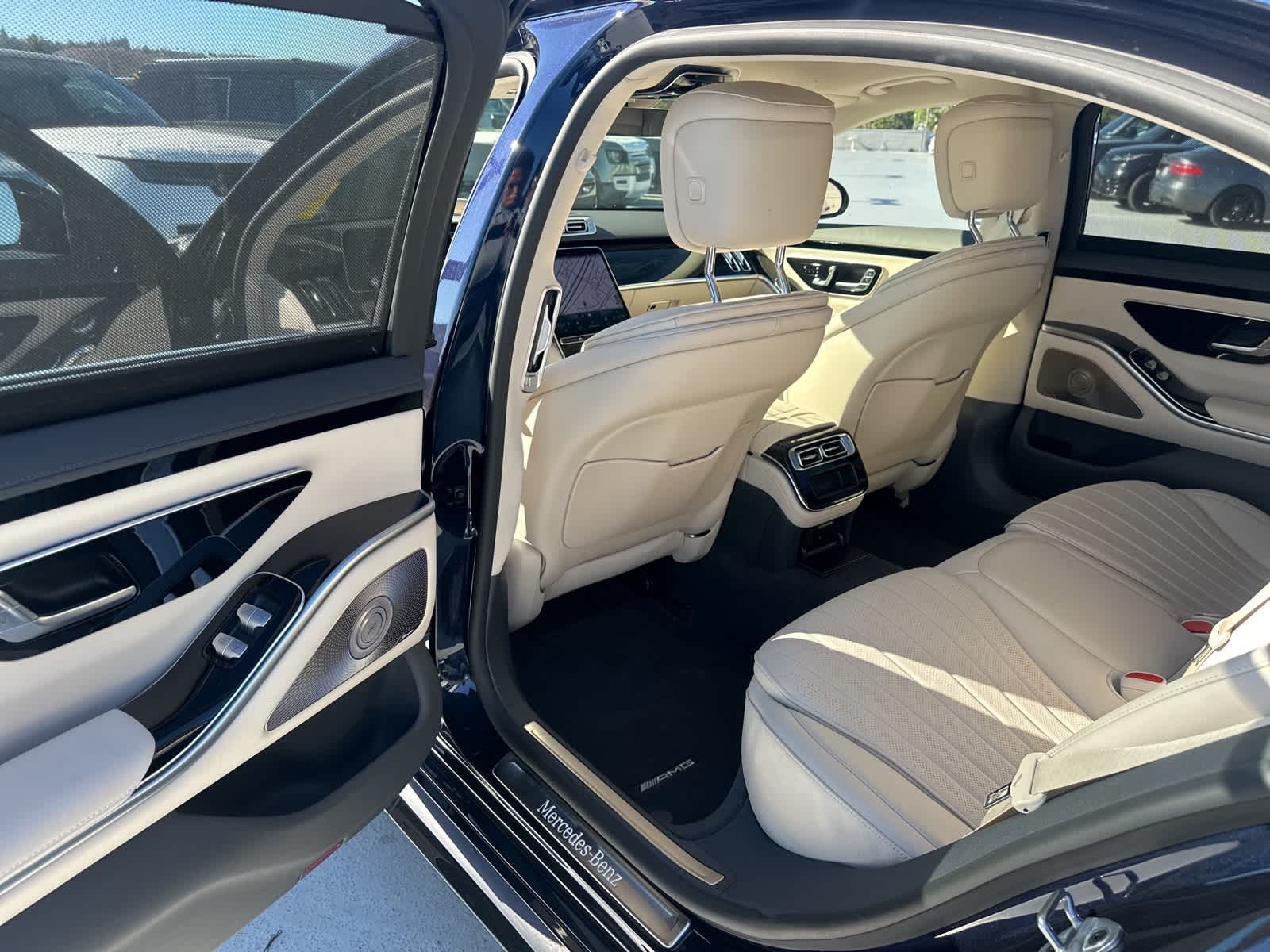Thumbnail: 2022 Mercedes-Benz S-Class - 18