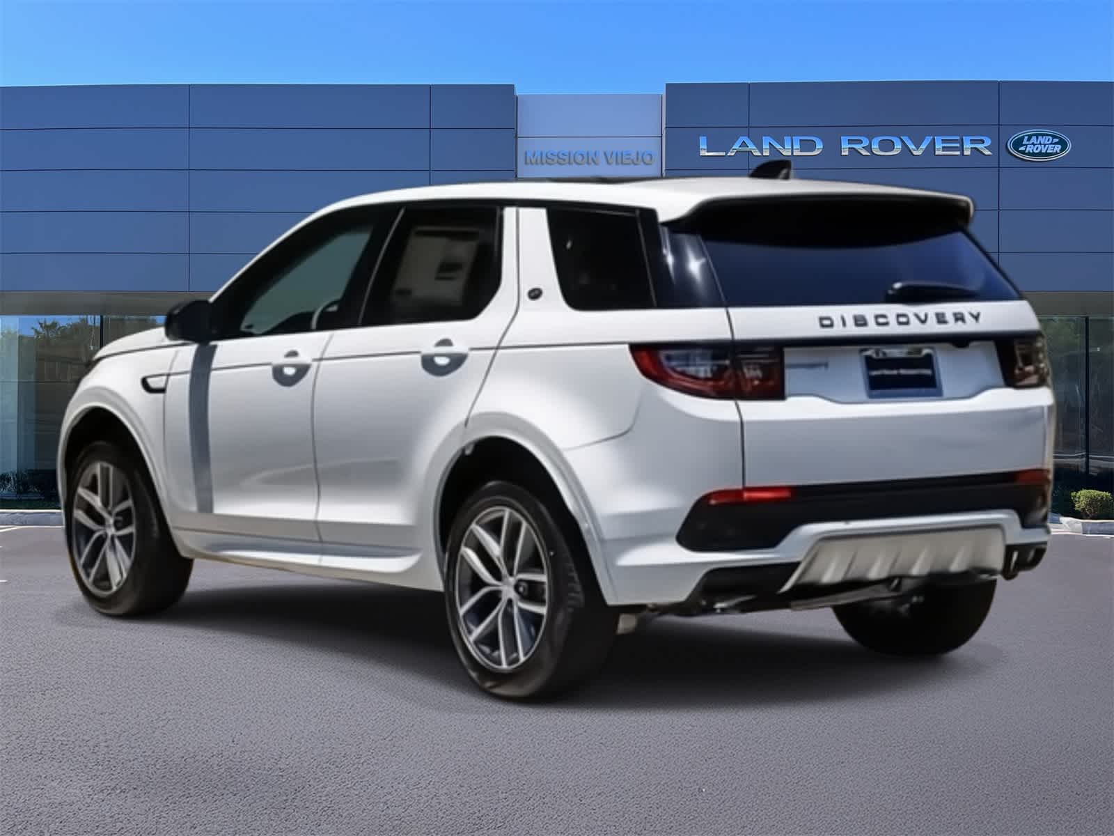 Thumbnail: 2024 Land Rover Discovery Sport - 7