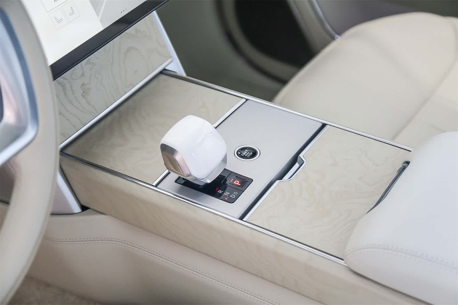 Thumbnail: 2024 Land Rover Range Rover - 29