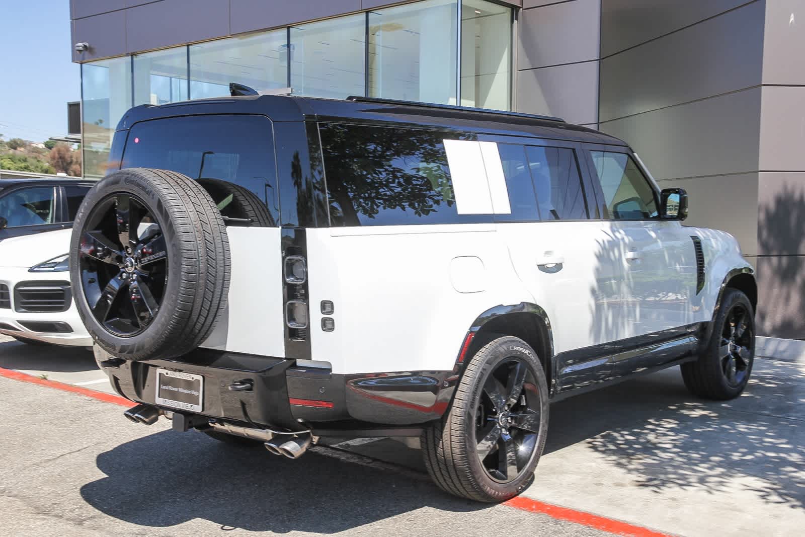 Thumbnail: 2025 Land Rover Defender - 6