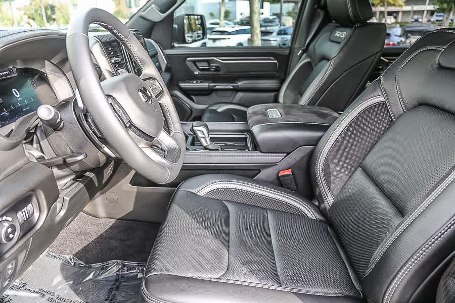 Thumbnail: 2025 RAM 1500 - 18