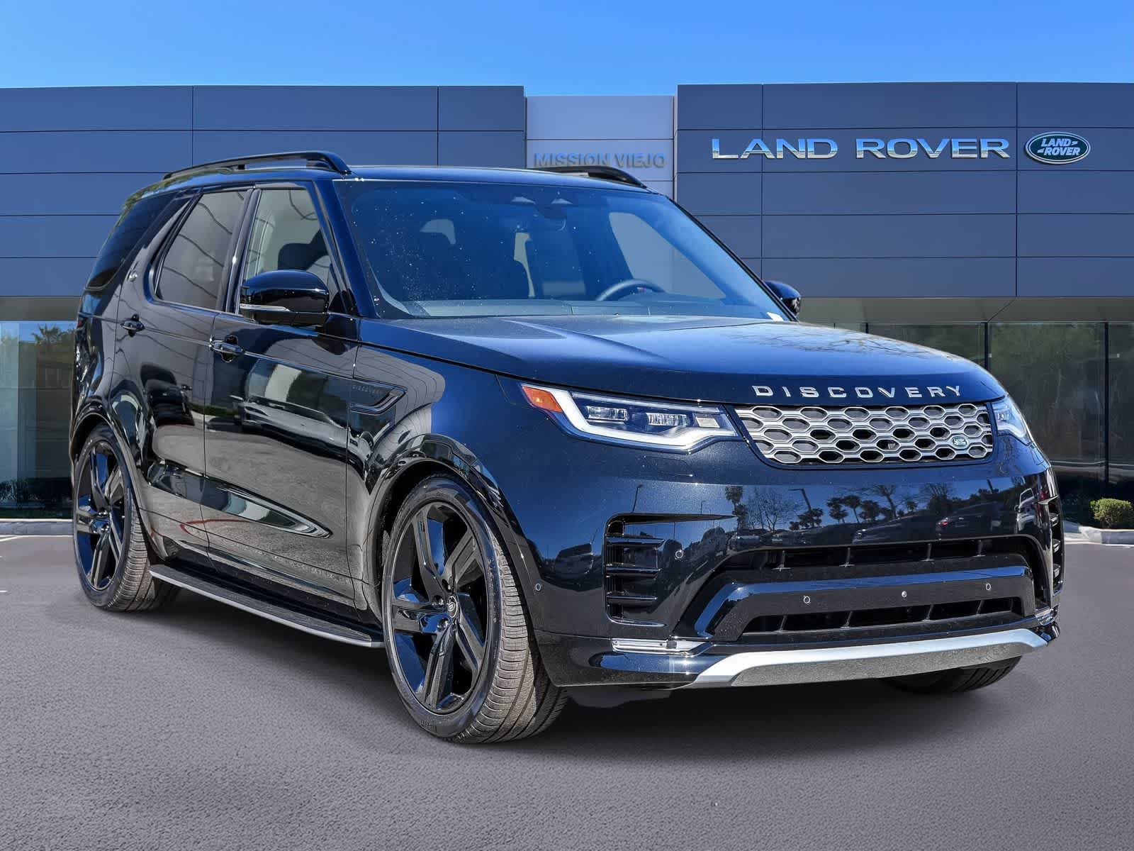 Thumbnail: 2026 Land Rover Discovery - 3