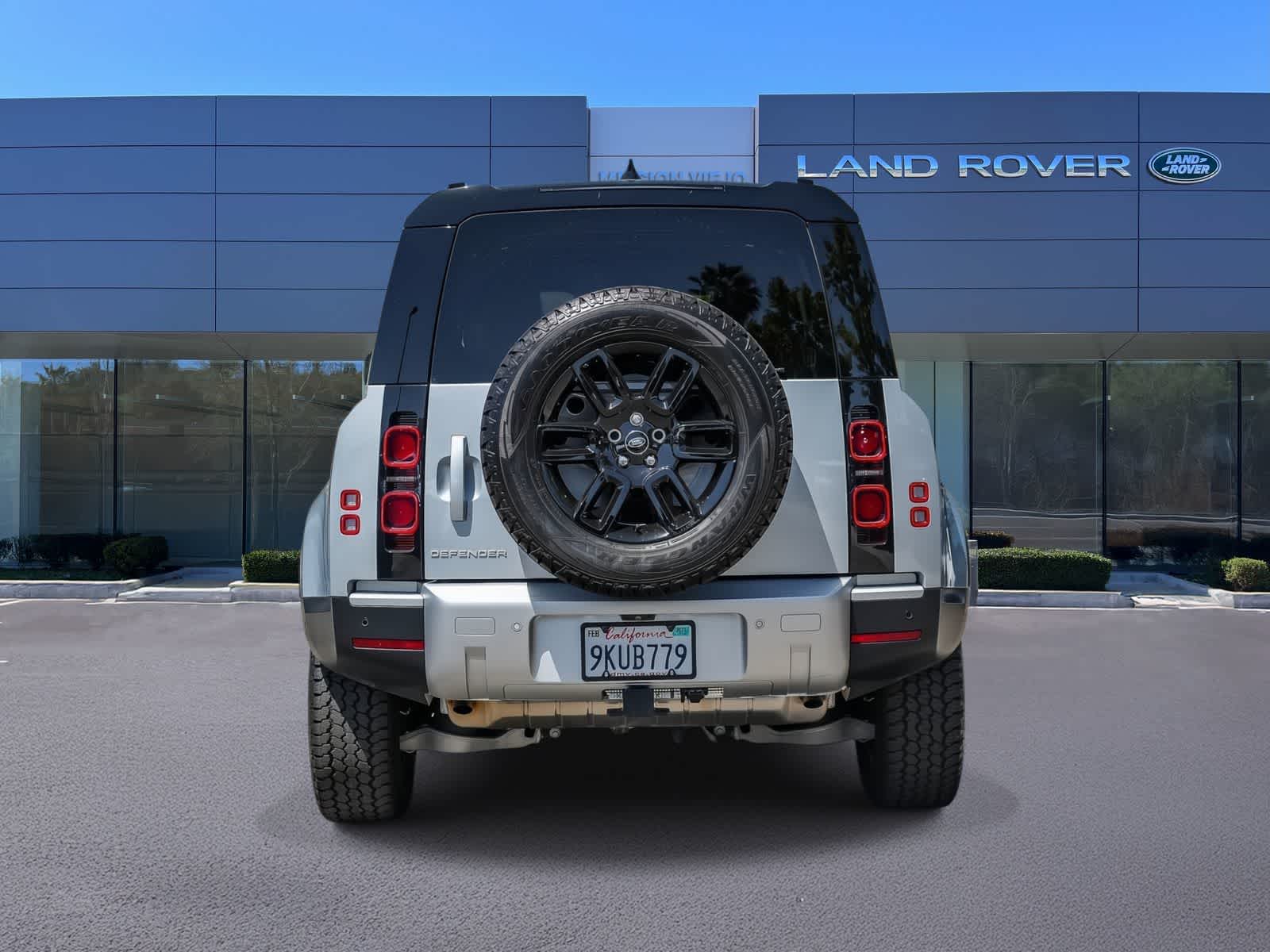 Thumbnail: 2024 Land Rover Defender - 4
