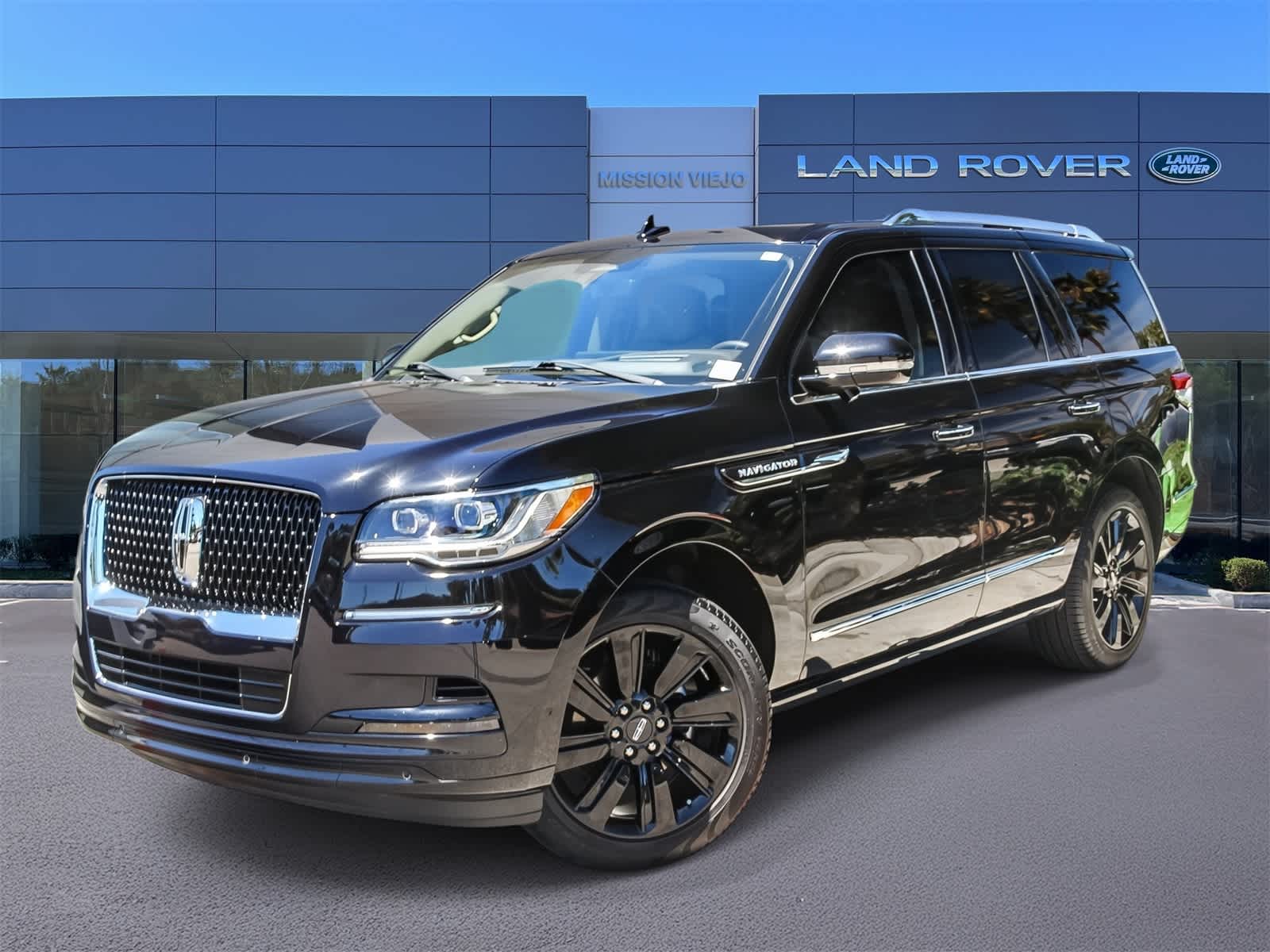 Thumbnail: 2023 Lincoln Navigator - 1