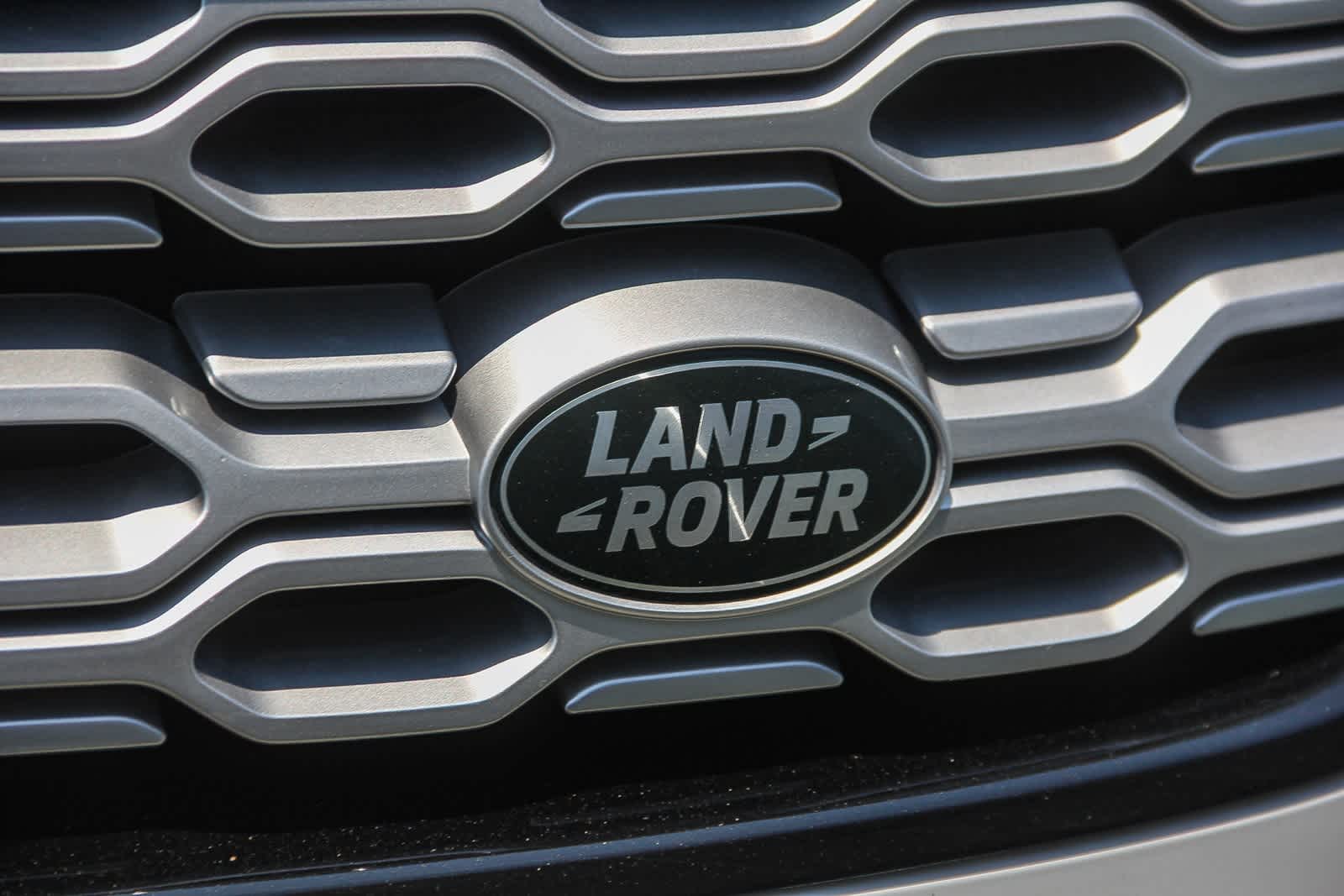 Thumbnail: 2023 Land Rover Discovery Sport - 11