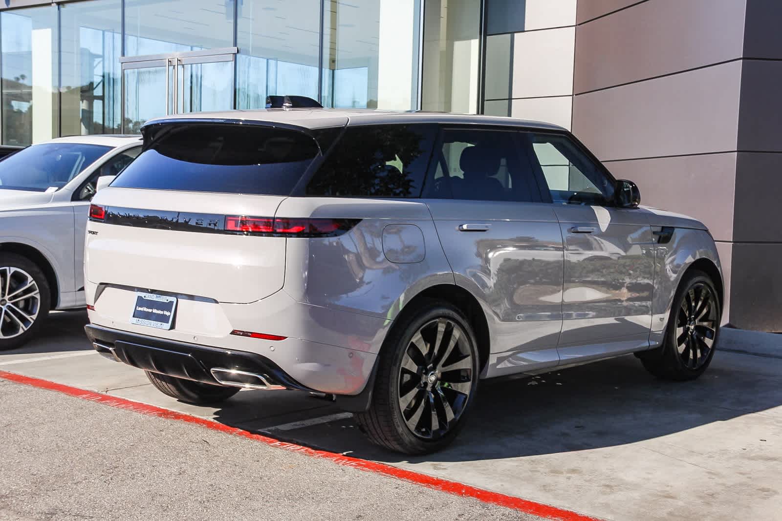 Thumbnail: 2025 Land Rover Range Rover Sport - 7