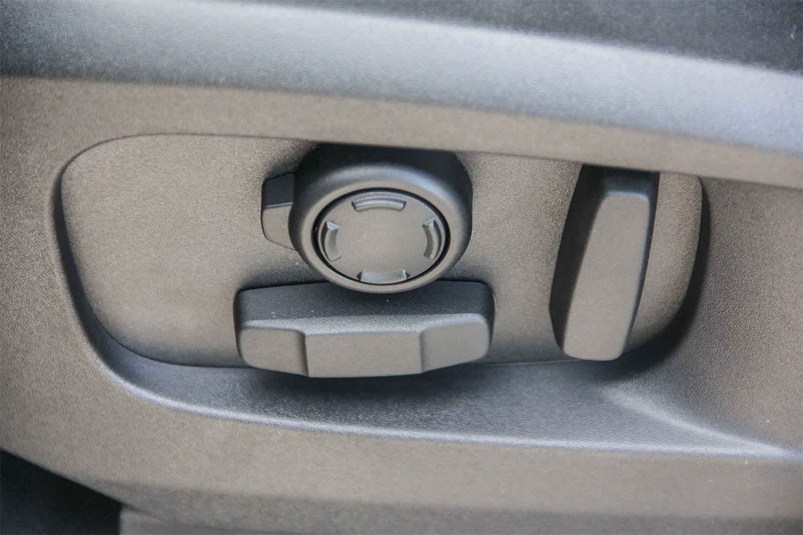 Thumbnail: 2026 Land Rover Defender - 19