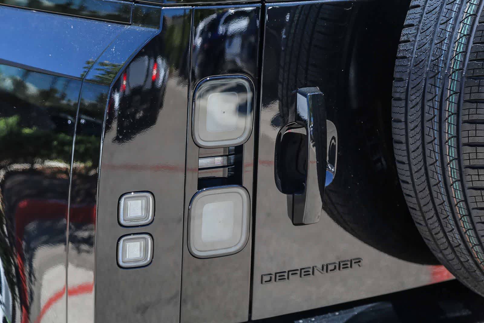 Thumbnail: 2026 Land Rover Defender - 7