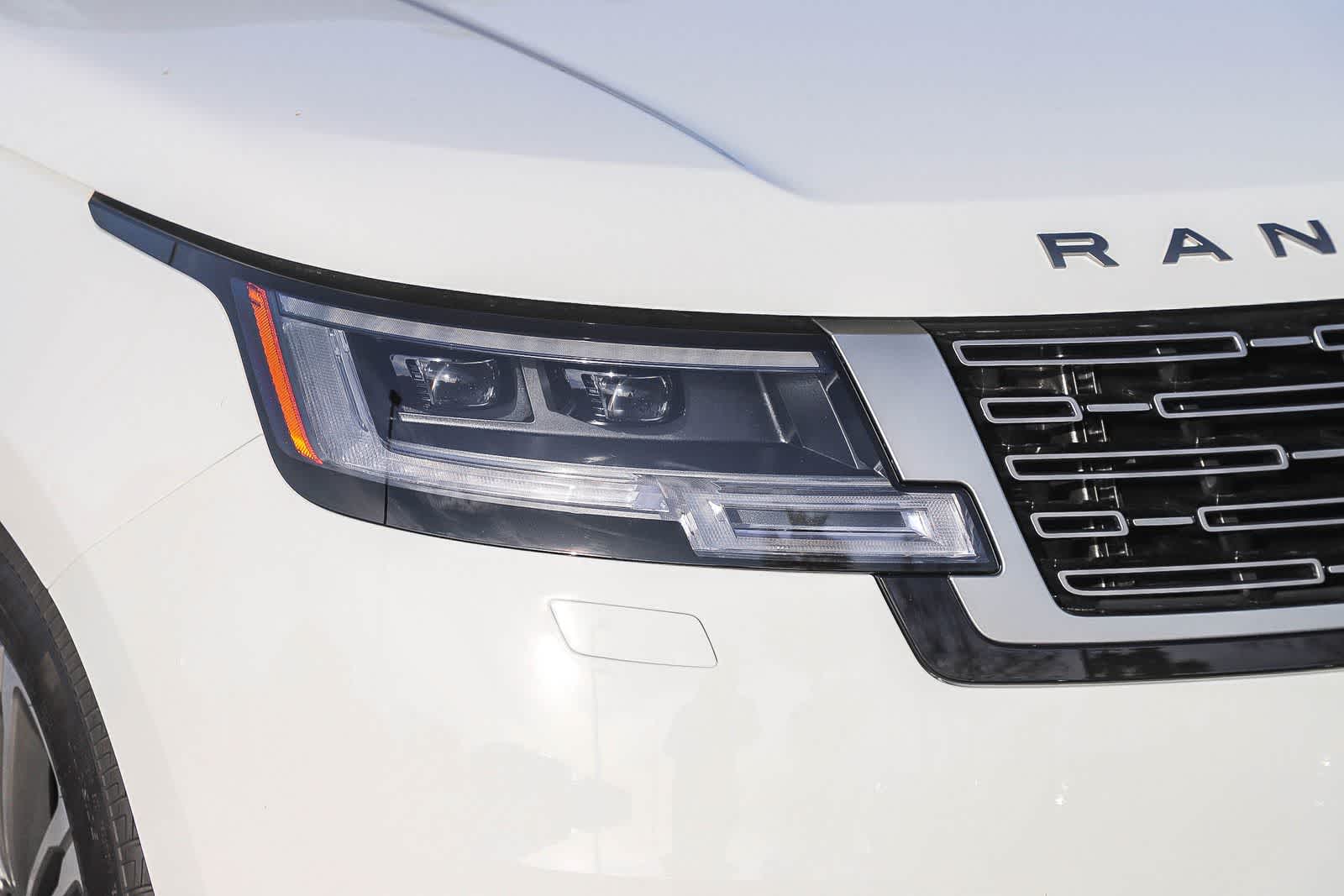 Thumbnail: 2026 Land Rover Range Rover - 4