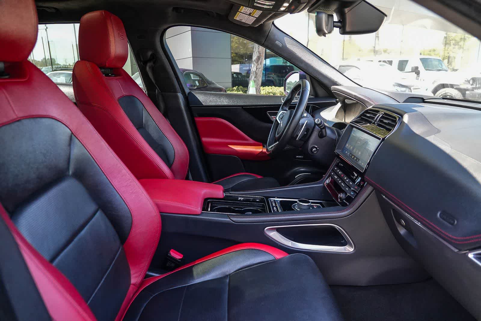 Thumbnail: 2019 Jaguar F-Pace - 14