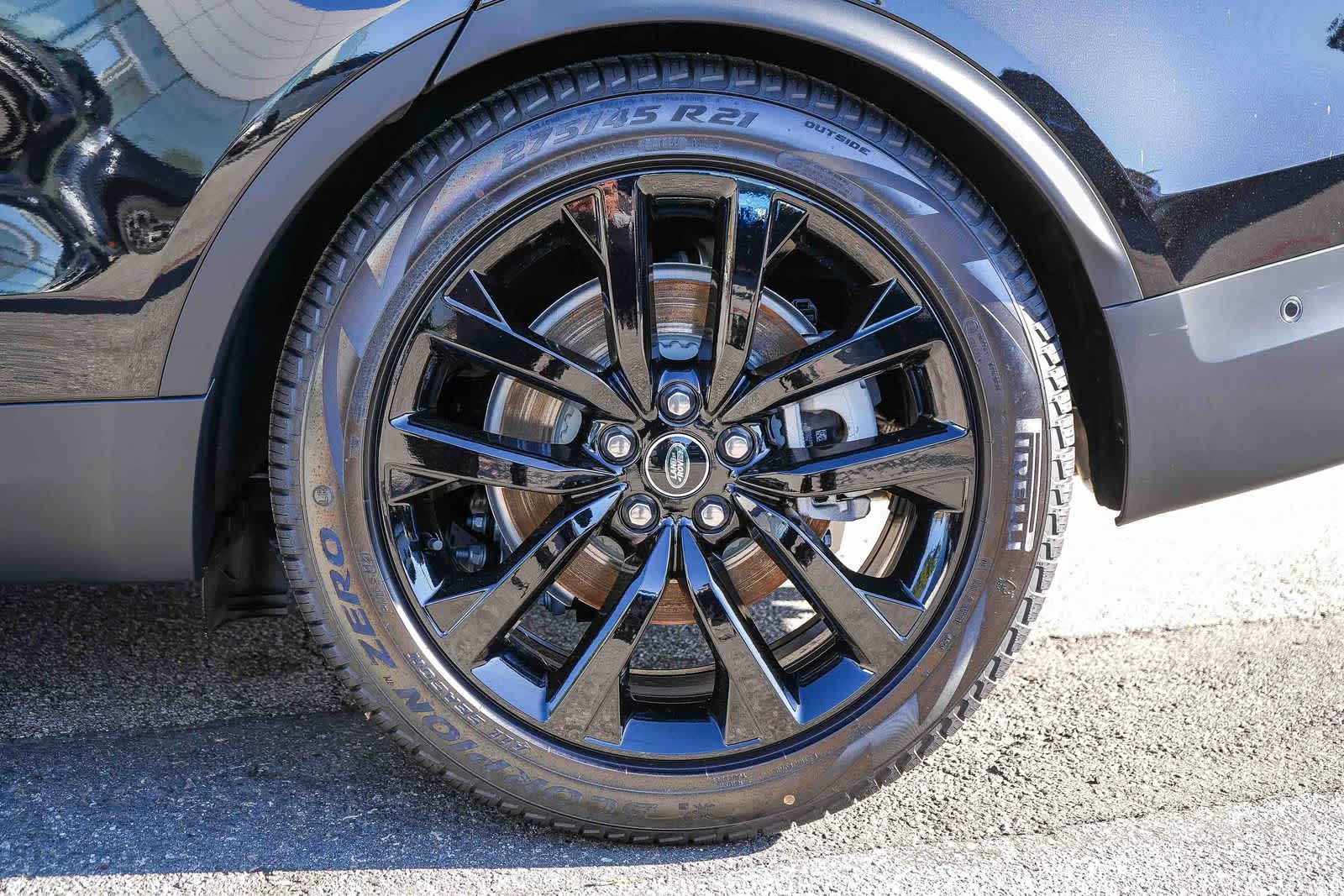 Thumbnail: 2026 Land Rover Discovery - 10