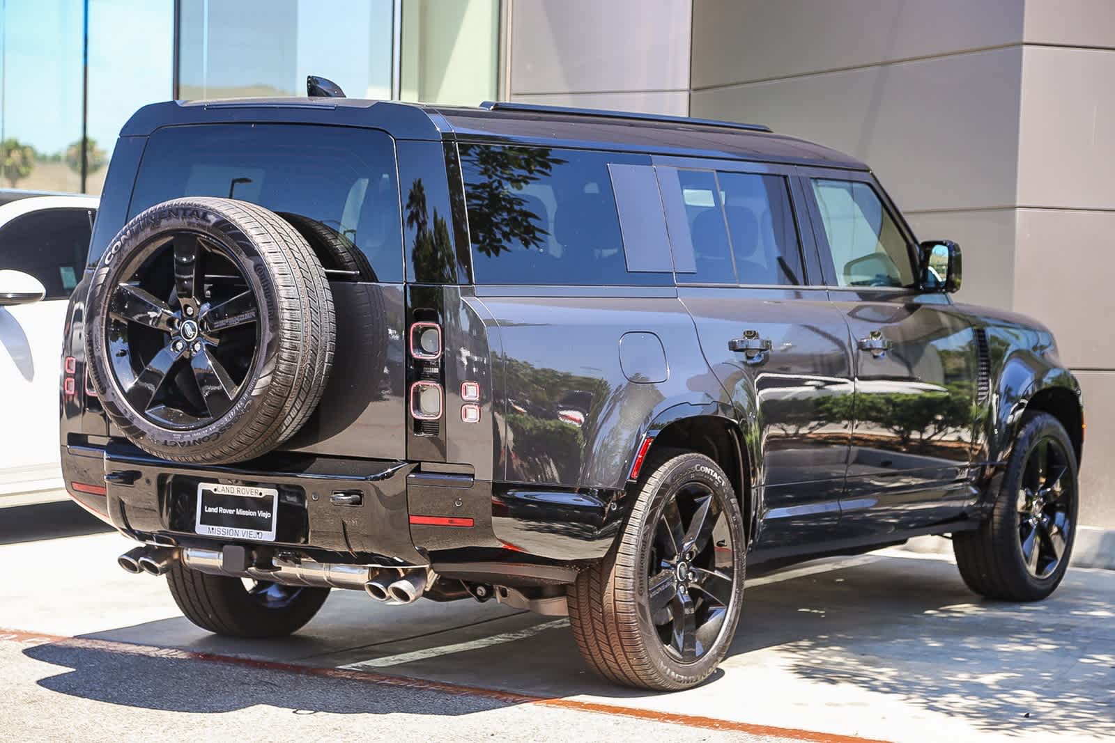 Thumbnail: 2025 Land Rover Defender - 8