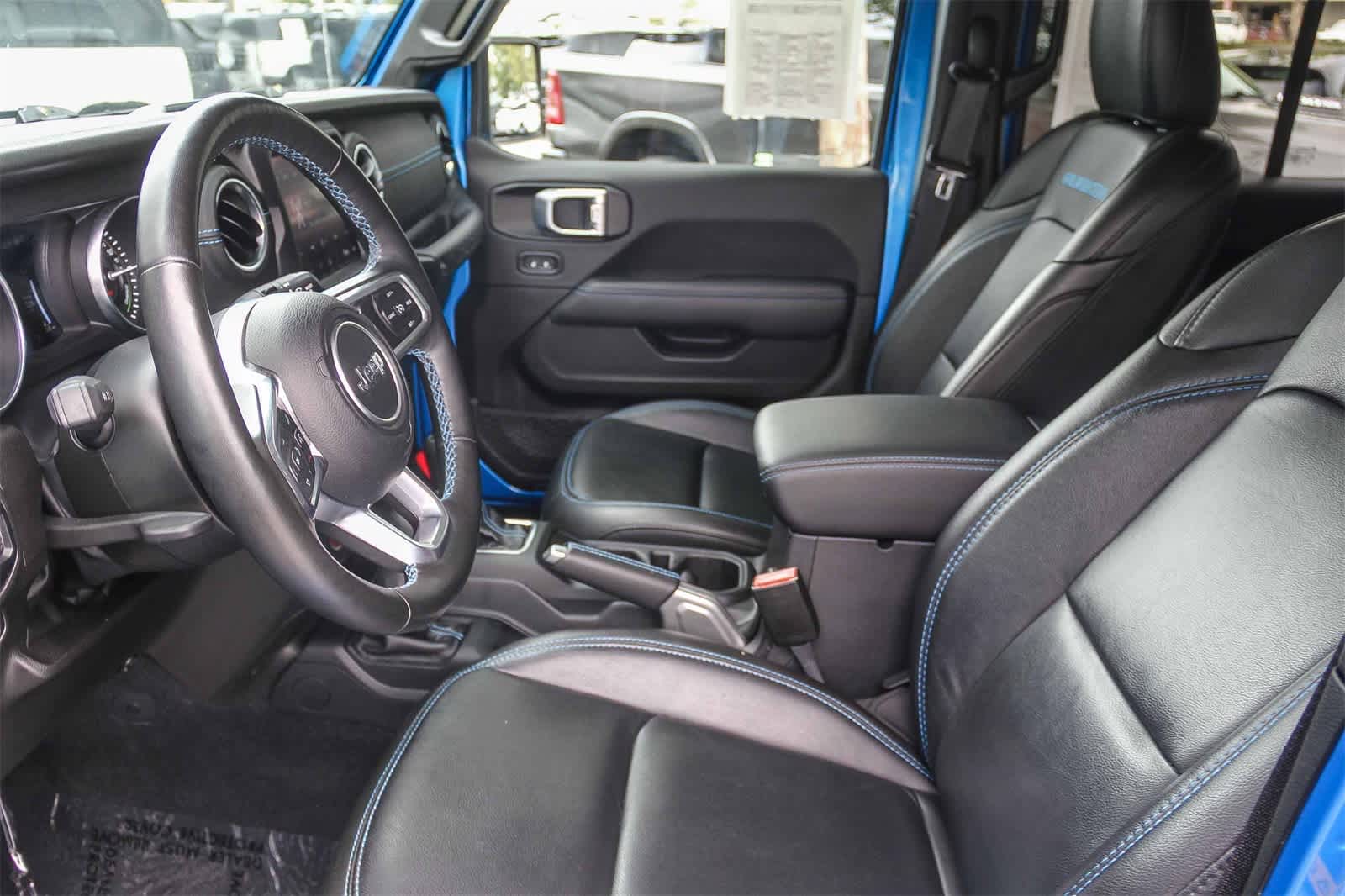 Thumbnail: 2022 Jeep Wrangler - 17