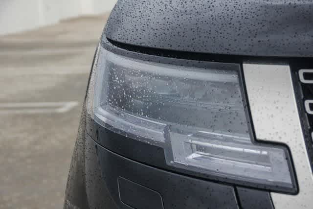 Thumbnail: 2025 Land Rover Range Rover - 8