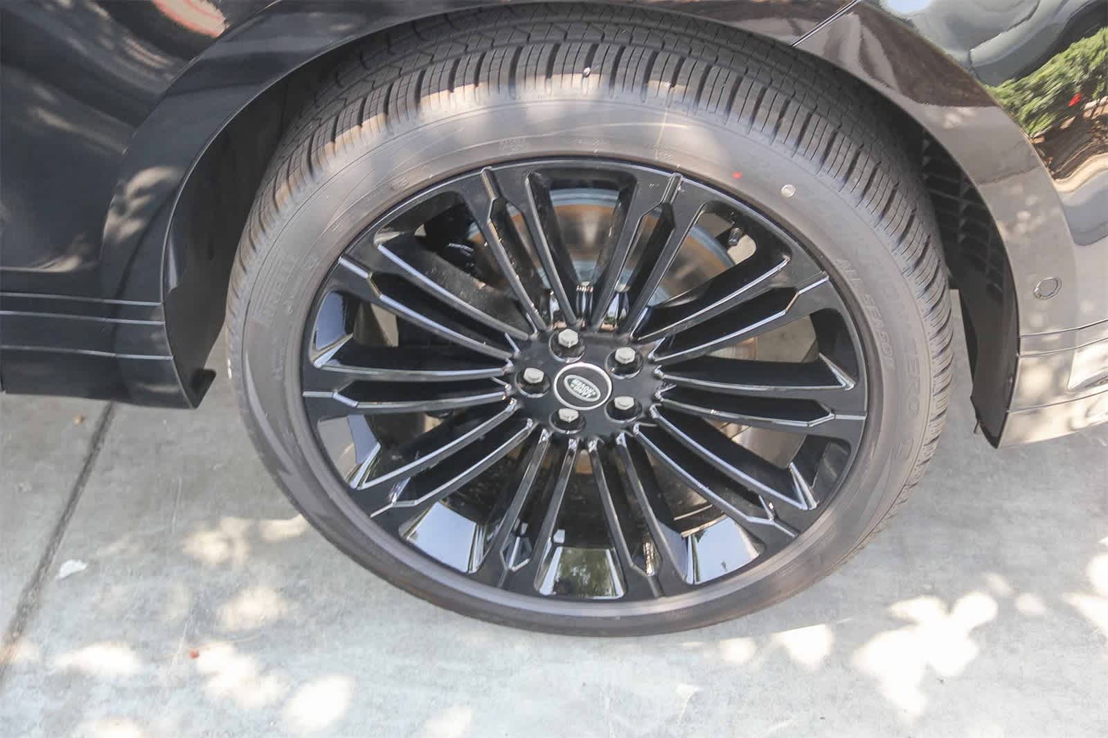 Thumbnail: 2026 Land Rover Range Rover Velar - 9