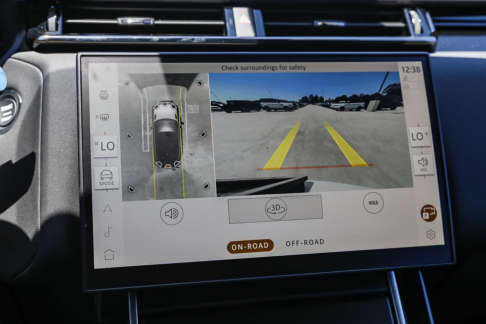 Thumbnail: 2026 Land Rover Range Rover Velar - 21