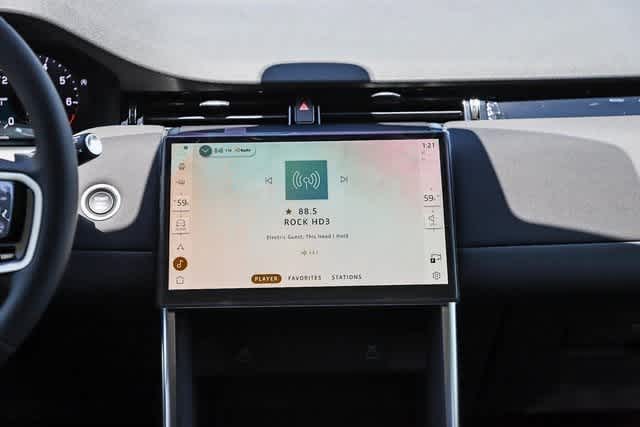 Thumbnail: 2024 Land Rover Discovery Sport - 11
