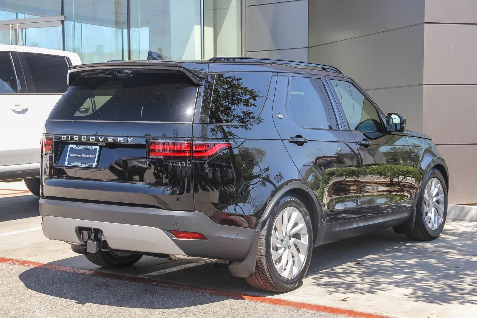 Thumbnail: 2025 Land Rover Discovery - 6