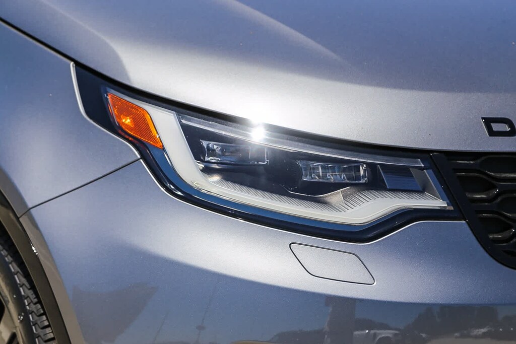 New 2025 Land Rover Discovery Dynamic SE SUV