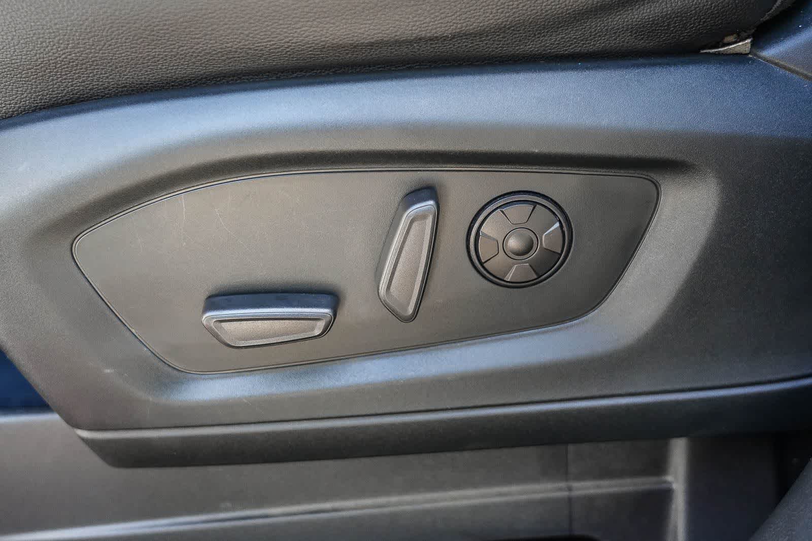 Thumbnail: 2021 Ford Explorer - 21