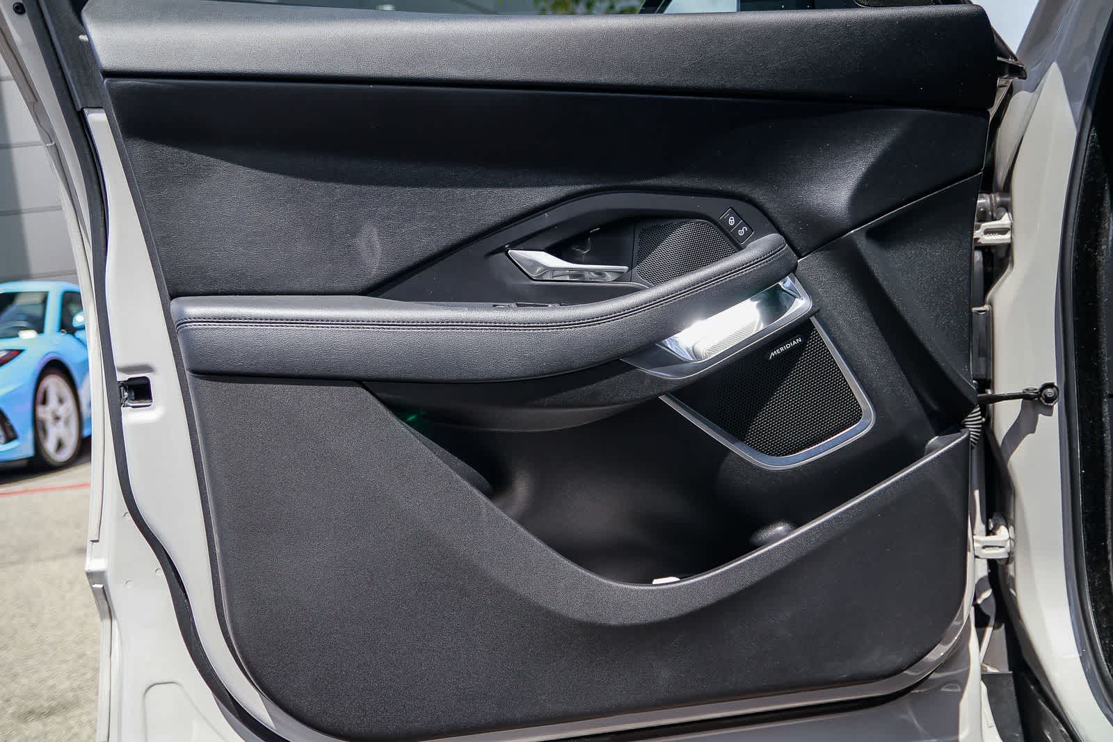 Thumbnail: 2020 Jaguar E-Pace - 20