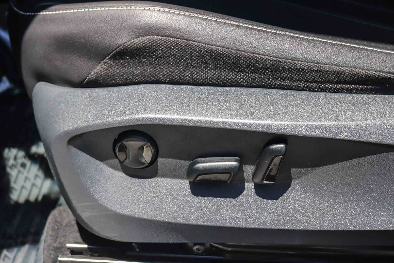 Thumbnail: 2022 Volkswagen Tiguan - 21