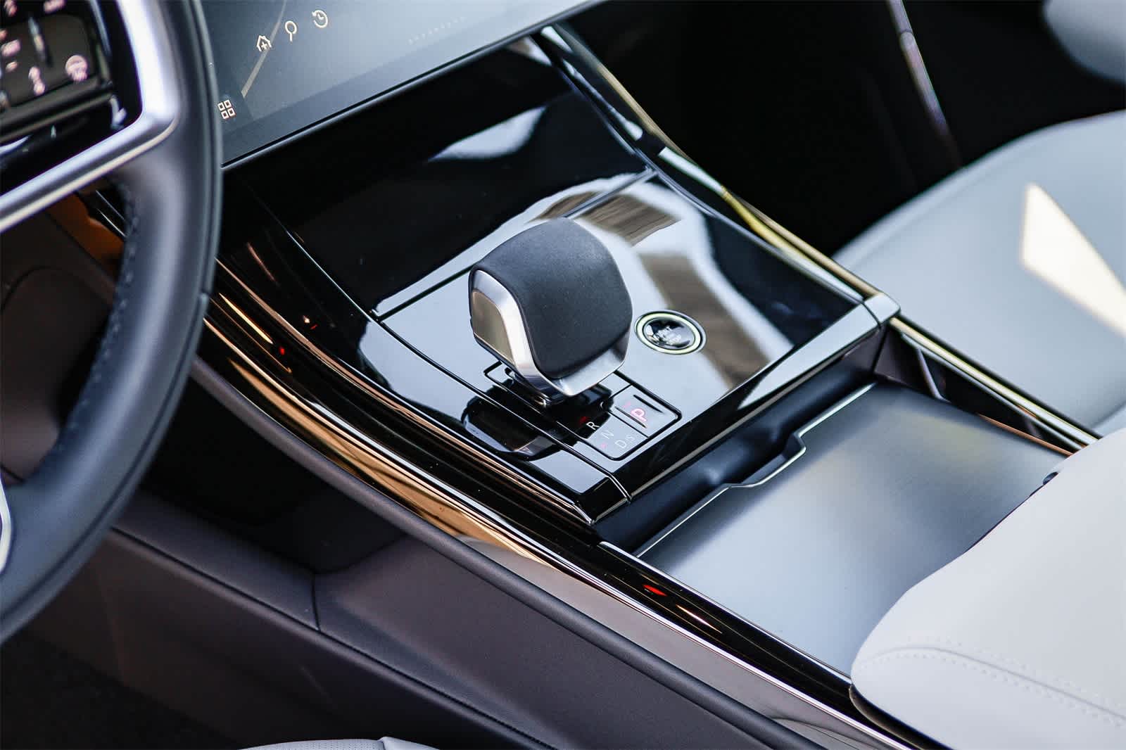 Thumbnail: 2026 Land Rover Range Rover Sport - 20