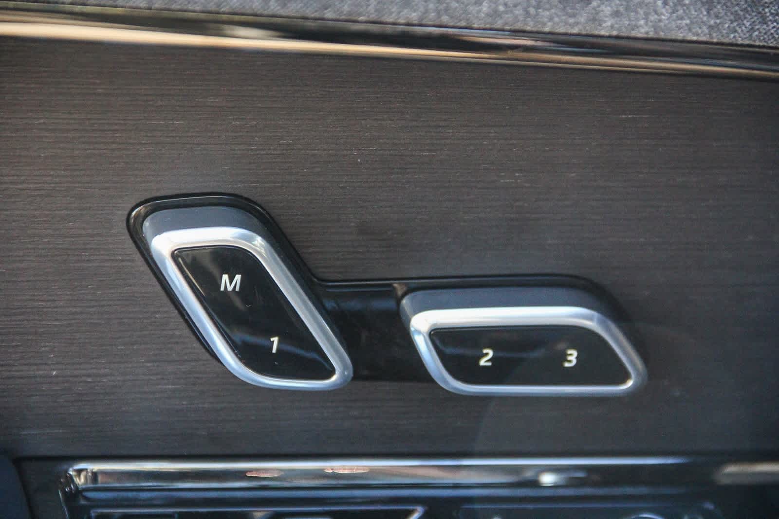 Thumbnail: 2023 Land Rover Range Rover Sport - 18