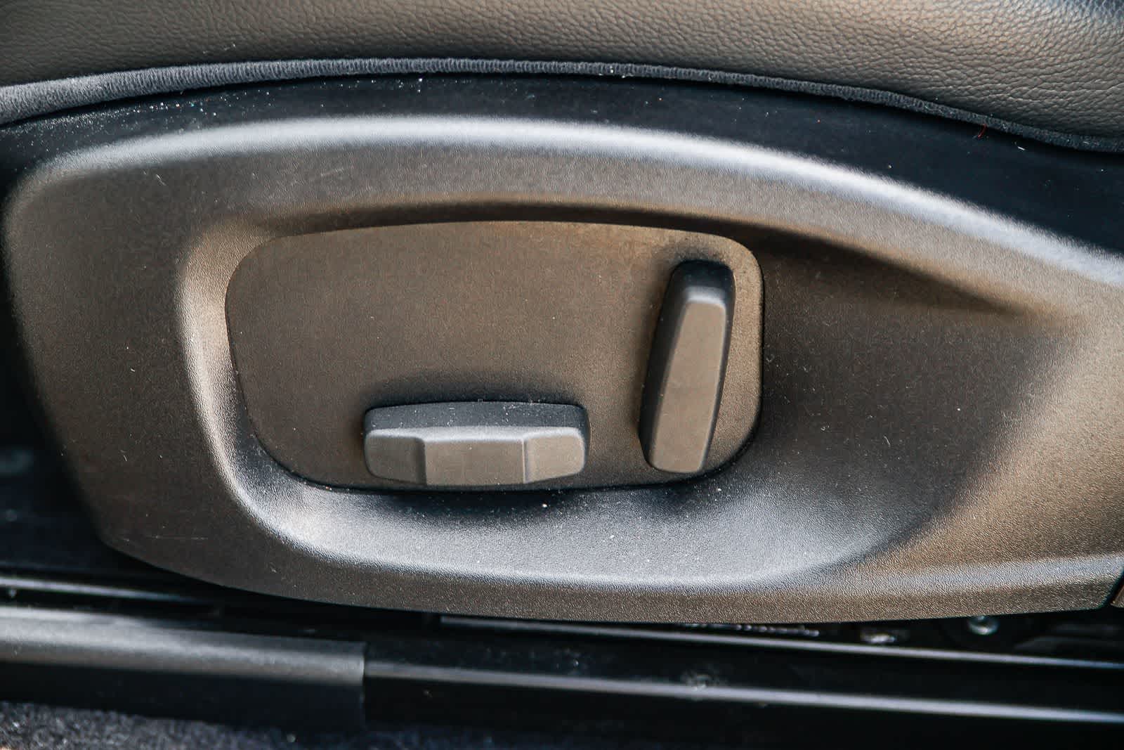 Thumbnail: 2020 Jaguar E-Pace - 21