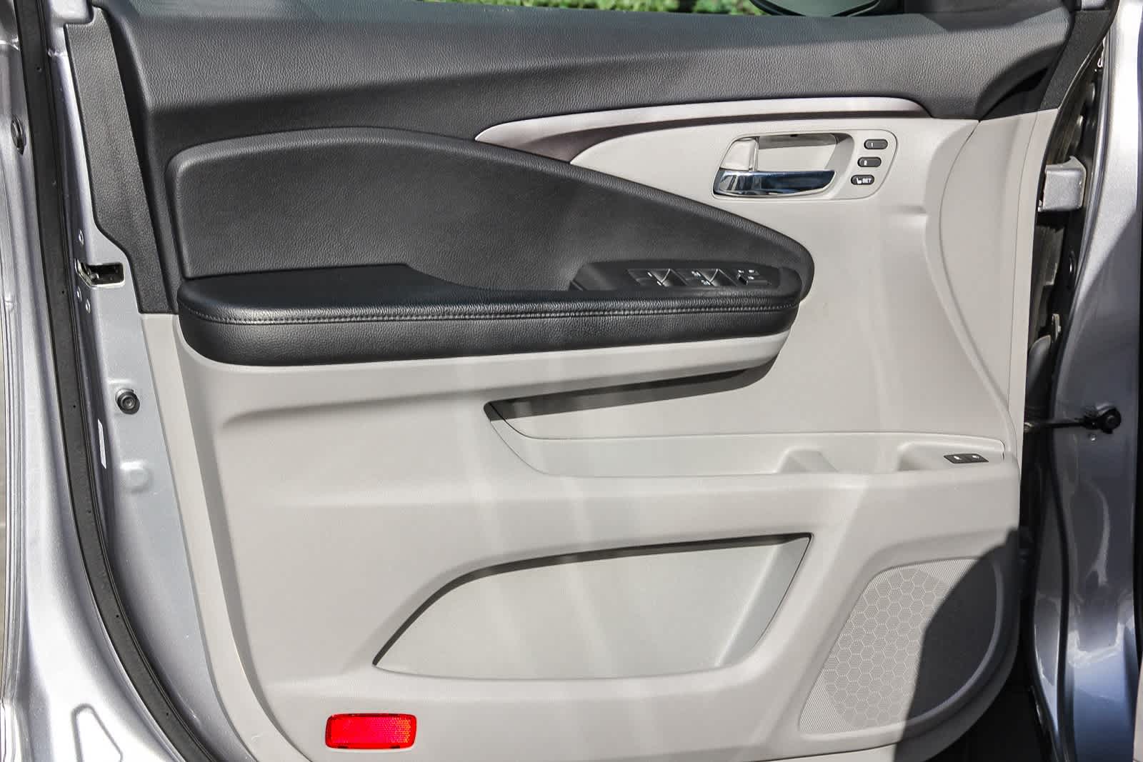 Thumbnail: 2020 Honda Pilot - 20