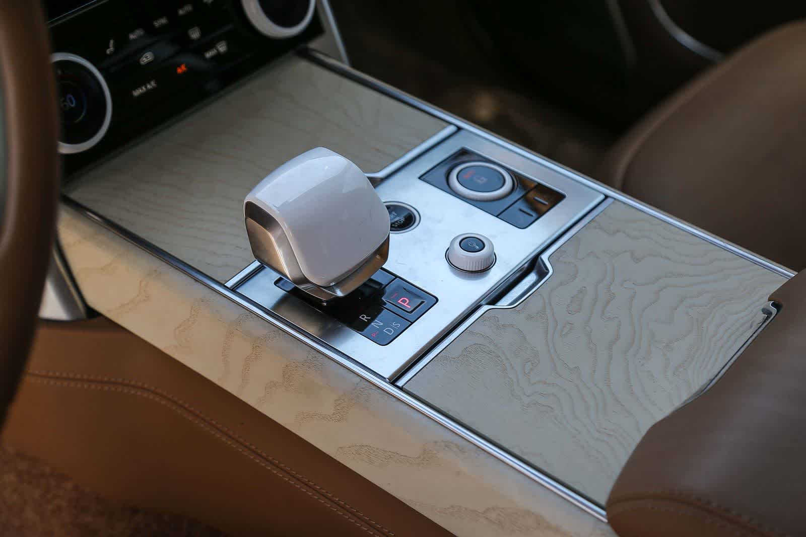 Thumbnail: 2023 Land Rover Range Rover - 28
