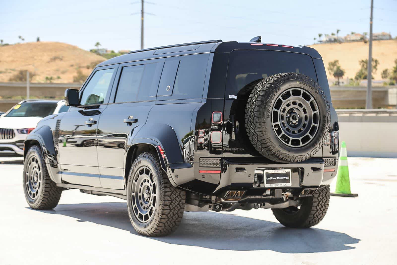 Thumbnail: 2026 Land Rover Defender - 6