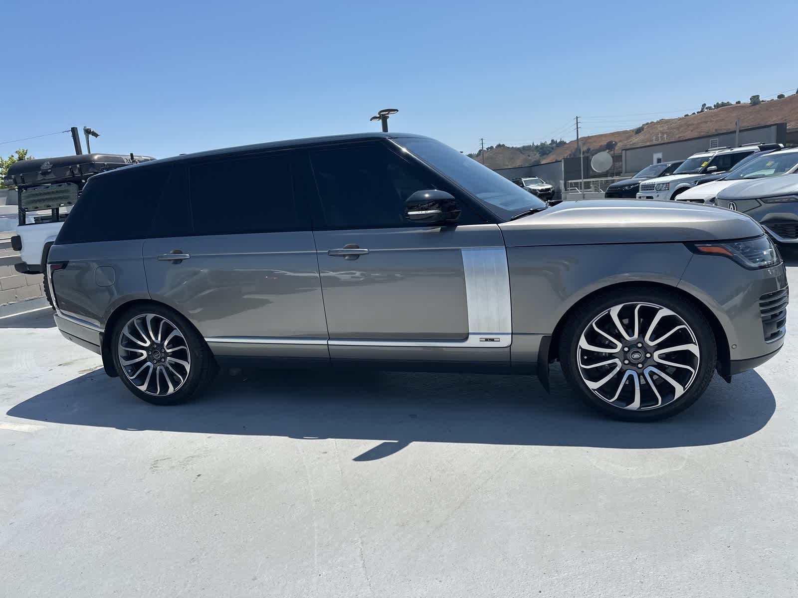 Thumbnail: 2022 Land Rover Range Rover - 4