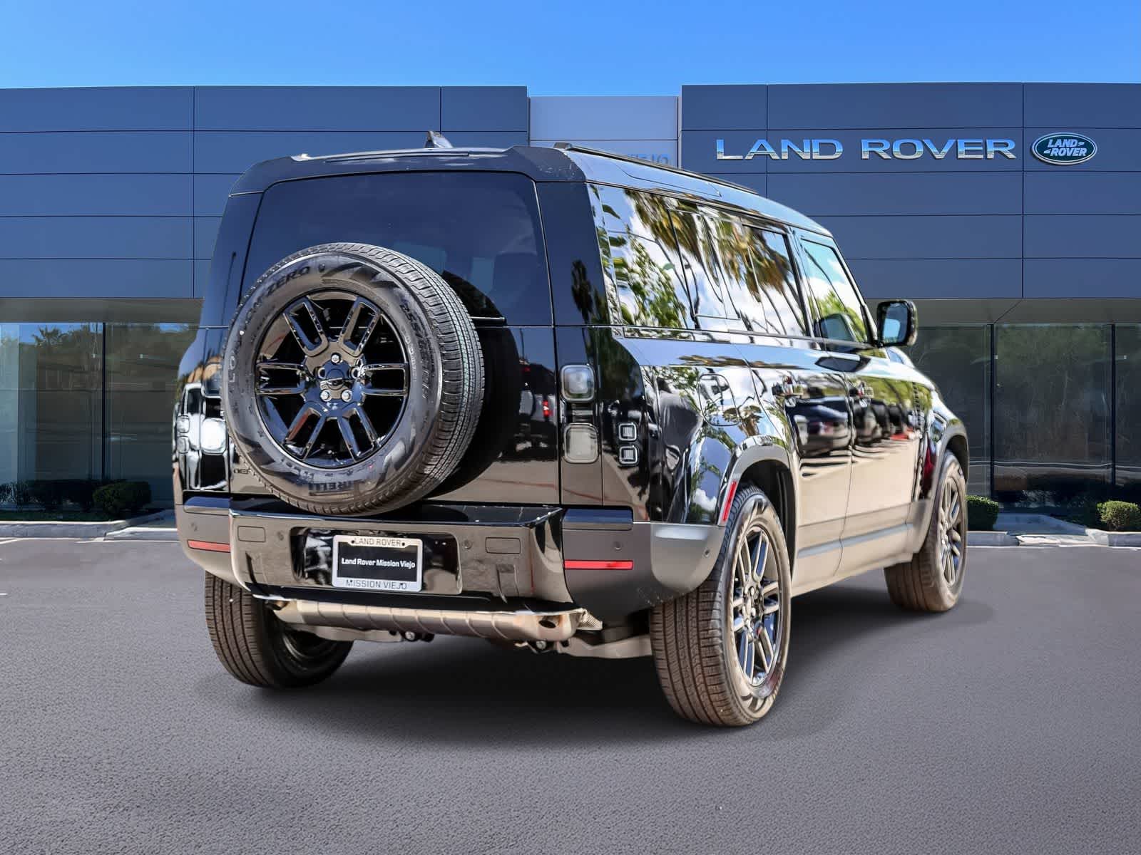 Thumbnail: 2026 Land Rover Defender - 4