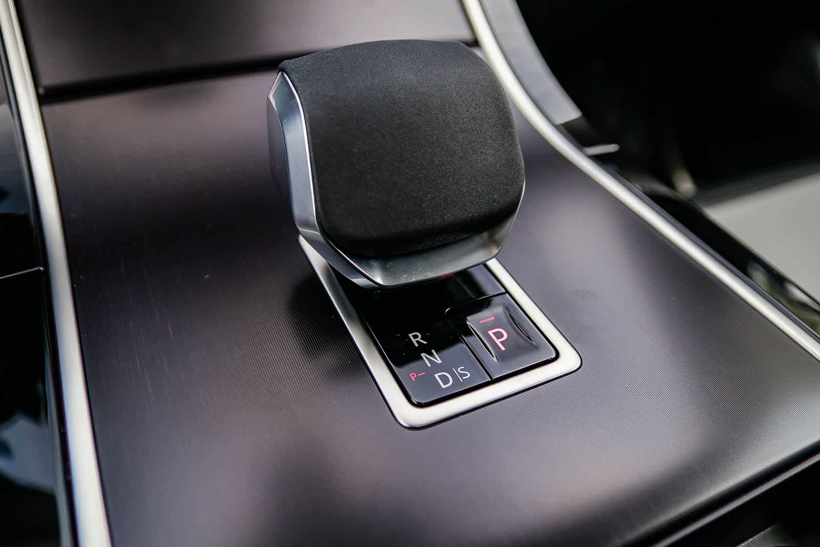 Thumbnail: 2026 Land Rover Range Rover Velar - 24