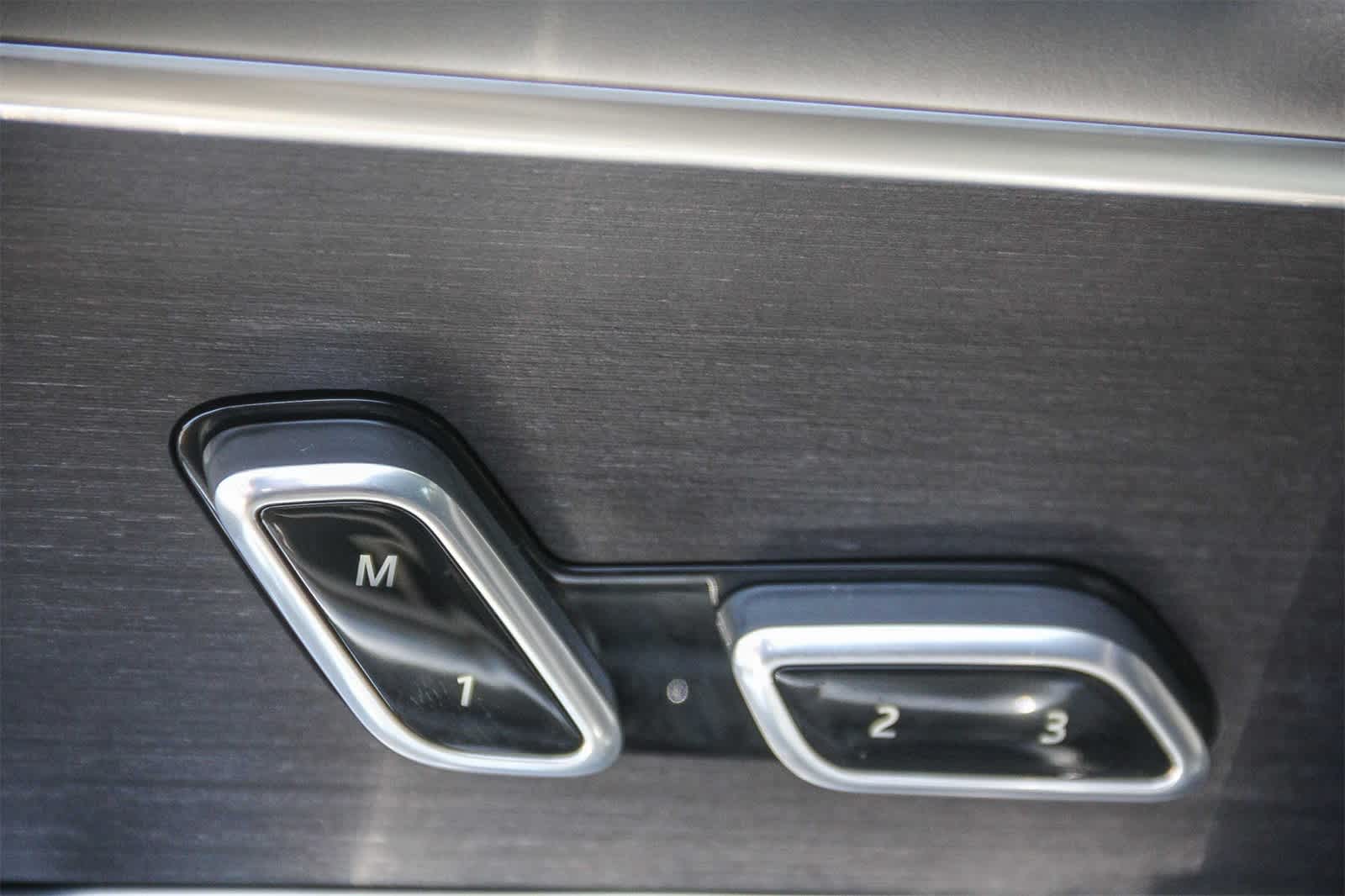 Thumbnail: 2023 Land Rover Range Rover - 18