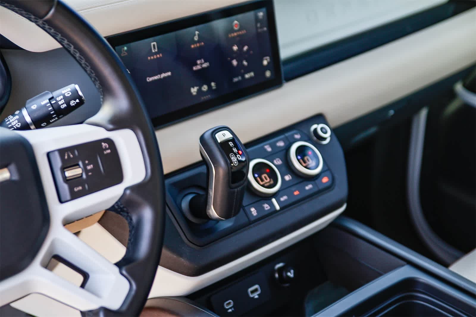 Thumbnail: 2023 Land Rover Defender - 19